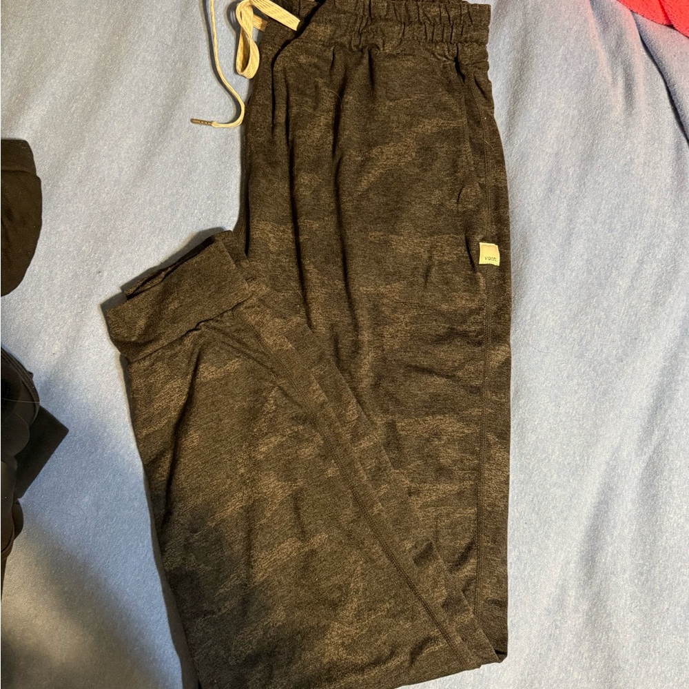 Dark camo print performance jogger by vuori medium